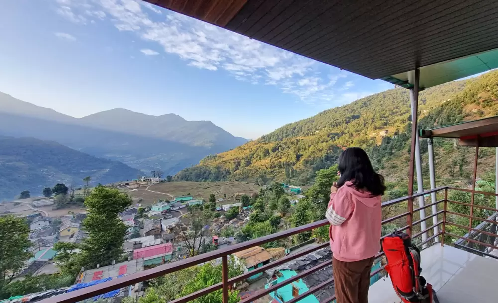 Chaukhamba Homestay Sari, Sari Village