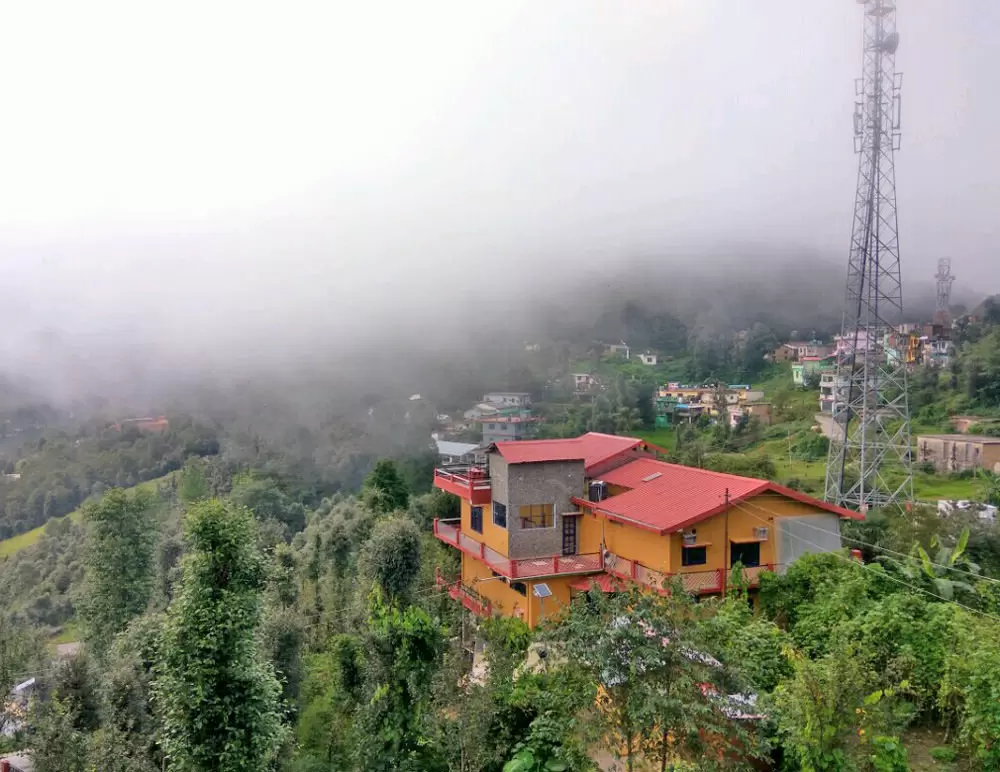 Dhamot Home Stay Dharamghar, Chaukori