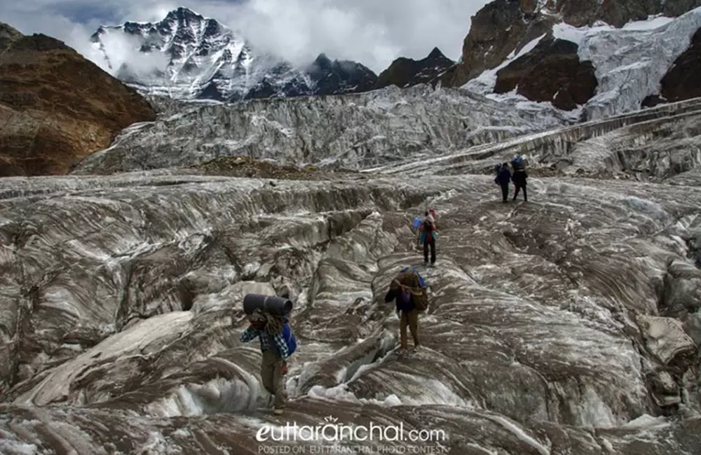Mayali Pass 9 Days Trekking Expedition