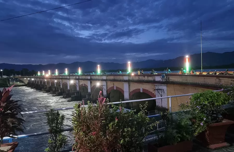 Banbasa Barrage at Night. Pic: Prashant Verma