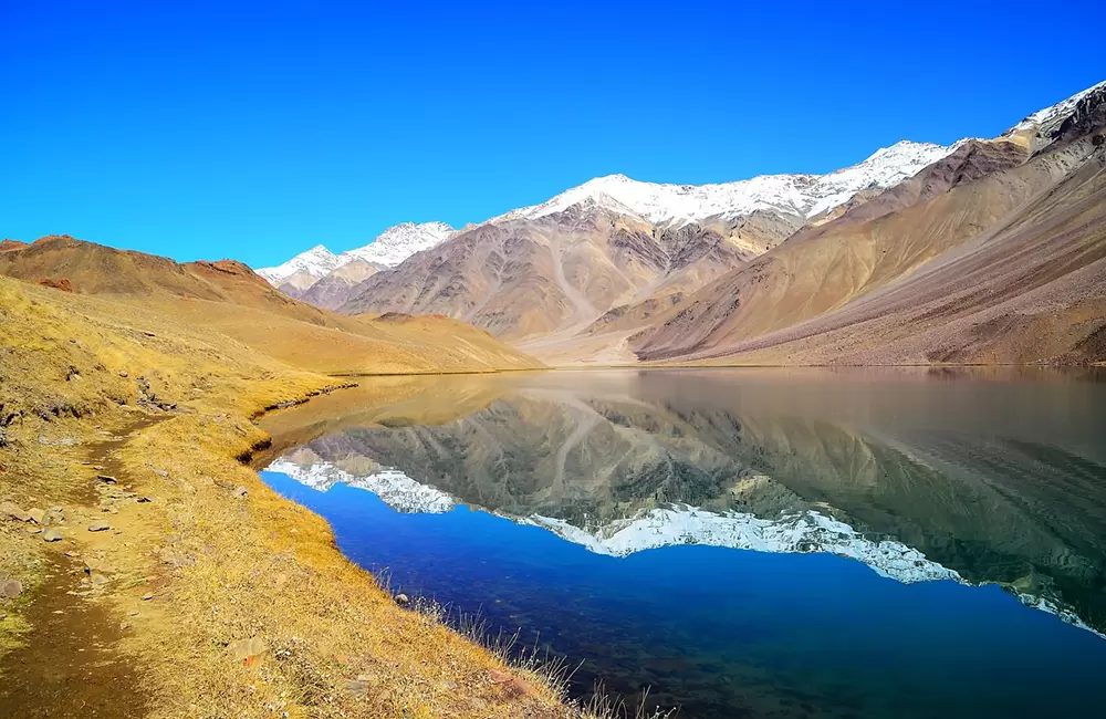 Reflection of Himalayas in Chandratal Lake. Pic: Pixabay:2792123