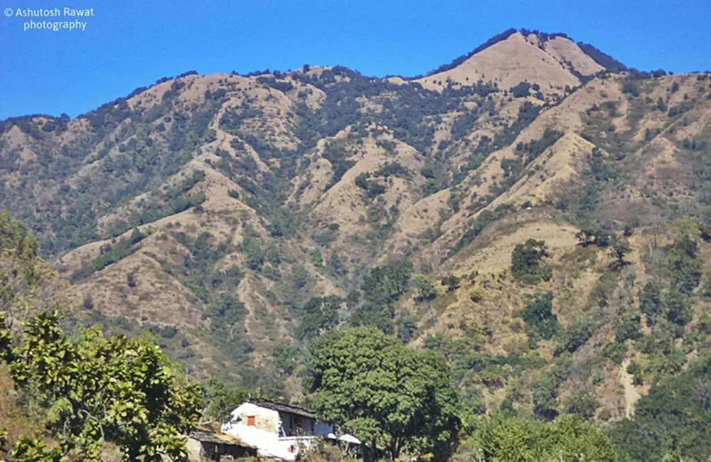 Charek Danda in the backdrop on top. Pic: Ashutosh Ankit Rawat/facebook