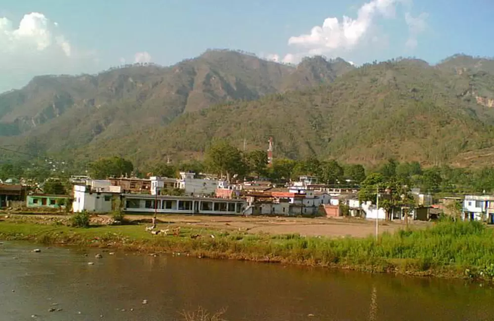 Chaukhutia on the banks of River Ramganga. Pic: eUttaranchal.com