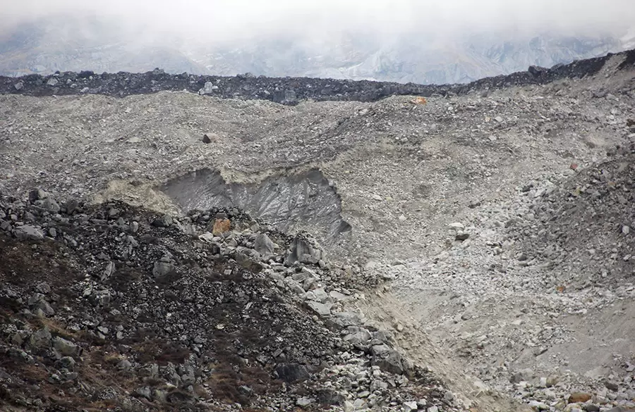 Chorabari Glacier covered with moraines. Pic: 