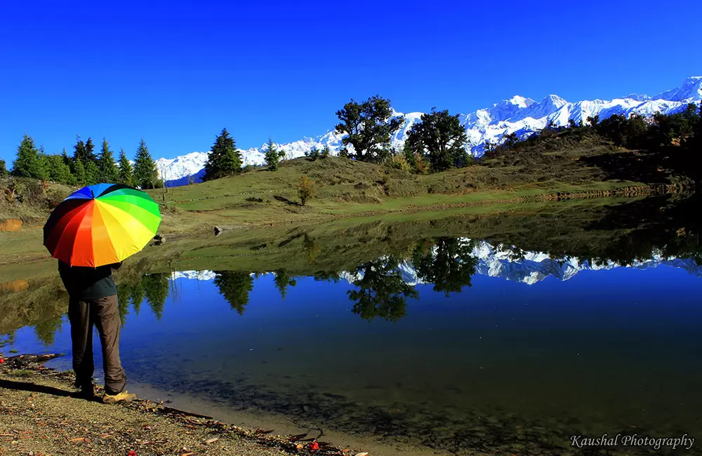 Devariya taal iis located in chamoli distt. uttarakhand a very short trek of 3kms from sari village to the devariya taal..u can view the asthetic range of himalaya from devariya taal and reflection on lake.. Pic: Kaushal 