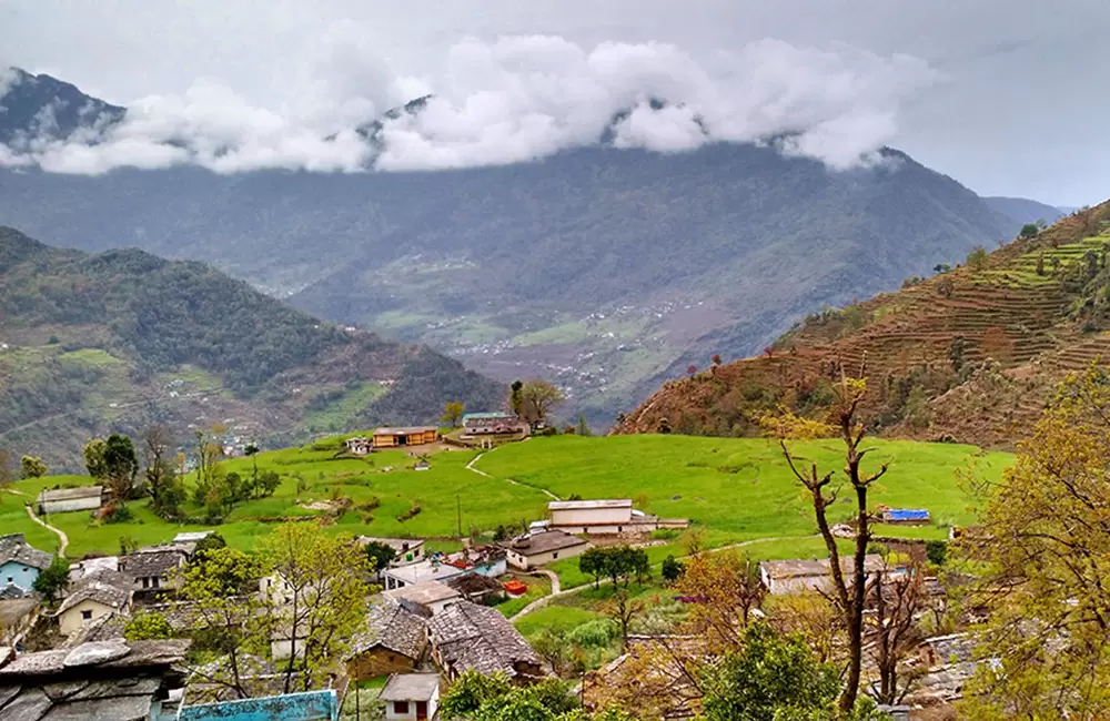 Beautiful view of sky over saari village, On the way to Deoriyatal & Rohini bugyal. Pic: Tanvi Mittal 