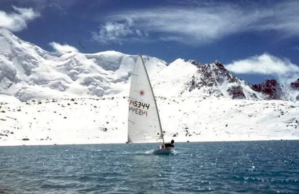 Gautam Dutta Sailing Laser on Deo Tal on 18 Sep 1993. Pic: Gautam Dutta 