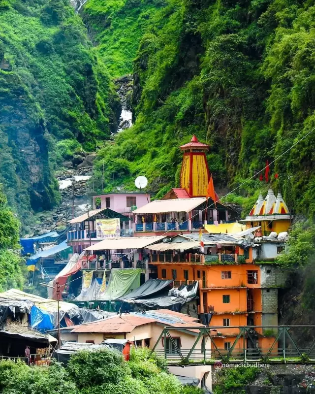 Yamunotri Dham. Pic: @nomadicbudhera