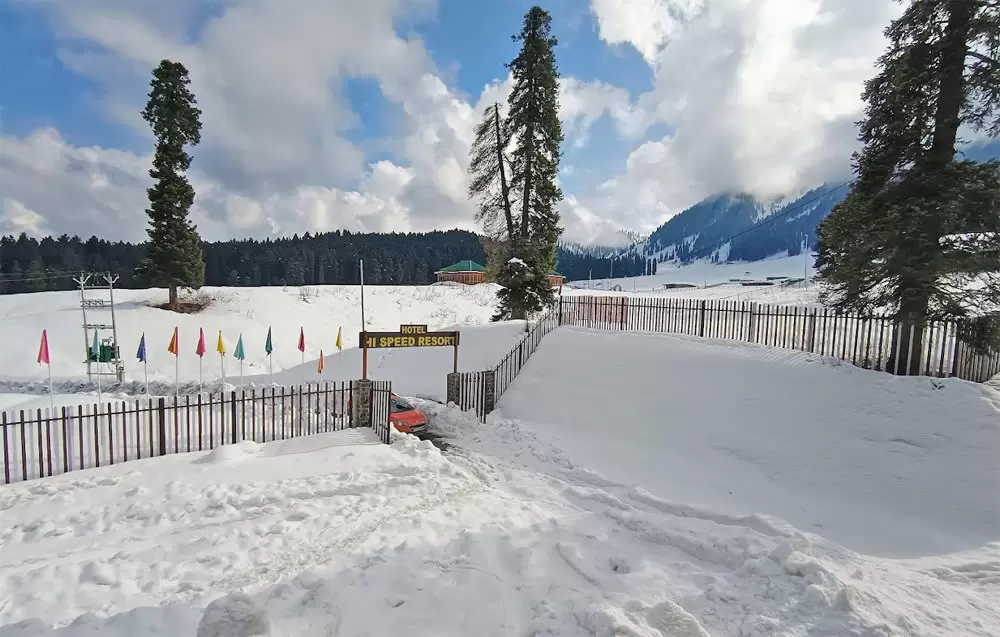 Doodhpathri after snowfall. Pic: 