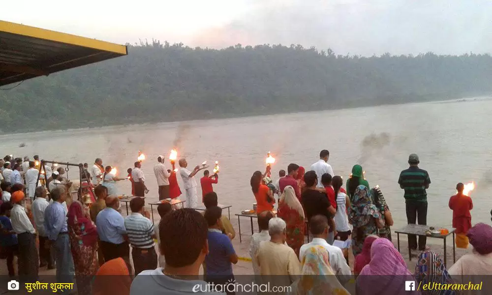 Ganga Aarti at Rishikesh. Pic: à¤¸à¥à¤¶à¥€à¤² à¤¶à¥à¤•à¥à¤²à¤¾ (Facebook)