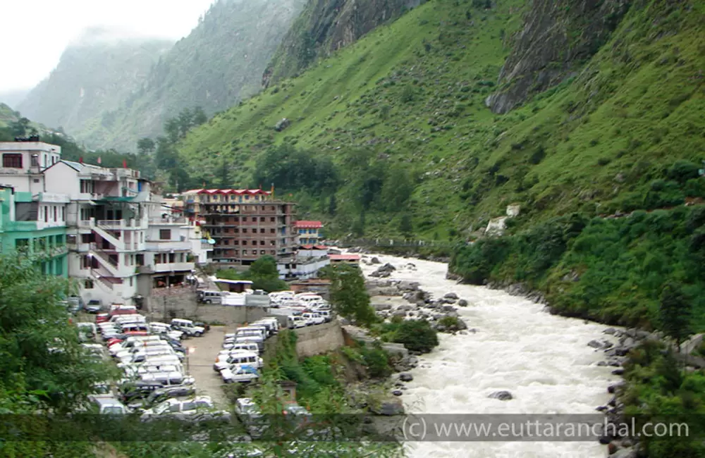 Hotels and Parking in Govinghat. Pic: eUttaranchal.com