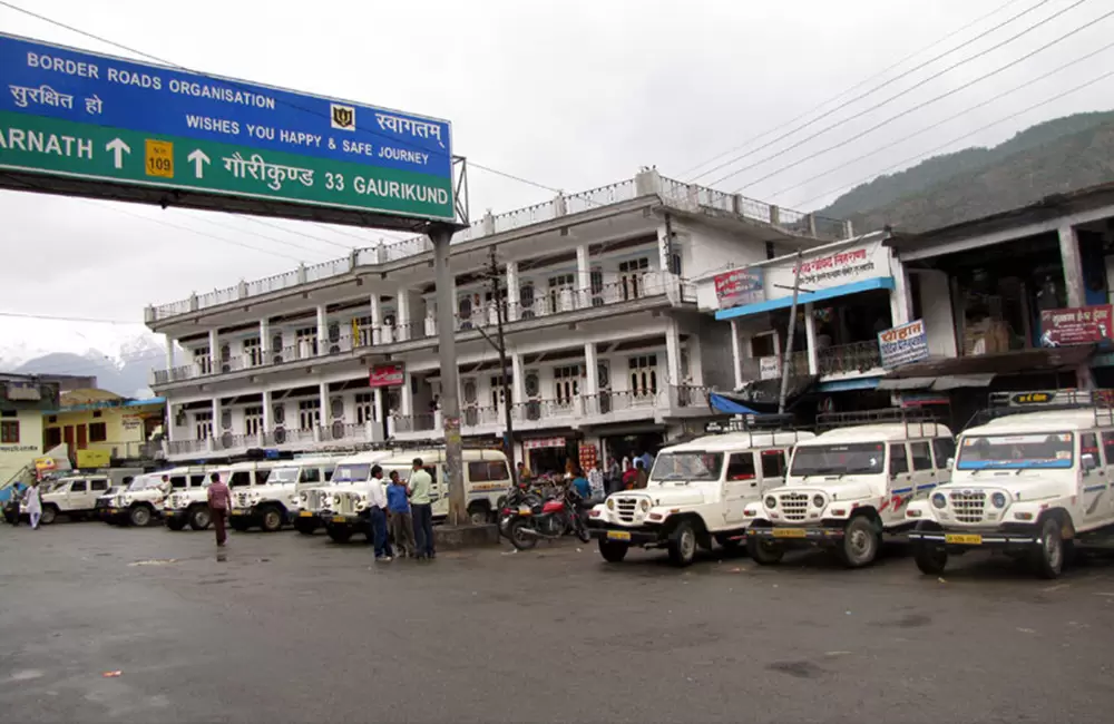 Guptkashi Main market on Kedarnath Highway. Pic: eUttaranchal.com