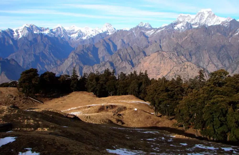 Gurson Bugyal with Himalayan Views. Pic: euttaranchal.com