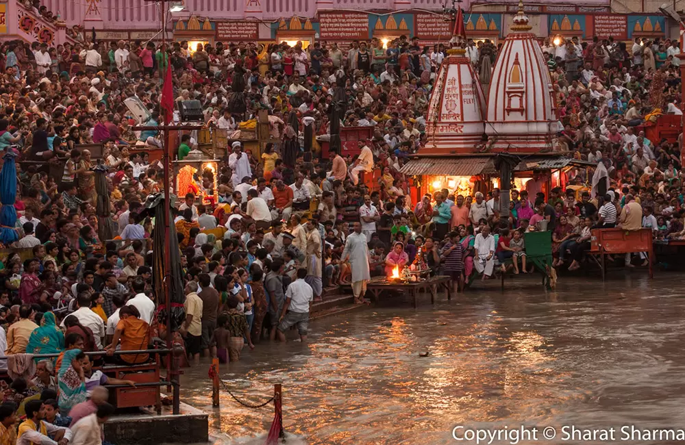 Evening aarti at Har ki Pauri Haridwar. Pic: Sharat56 