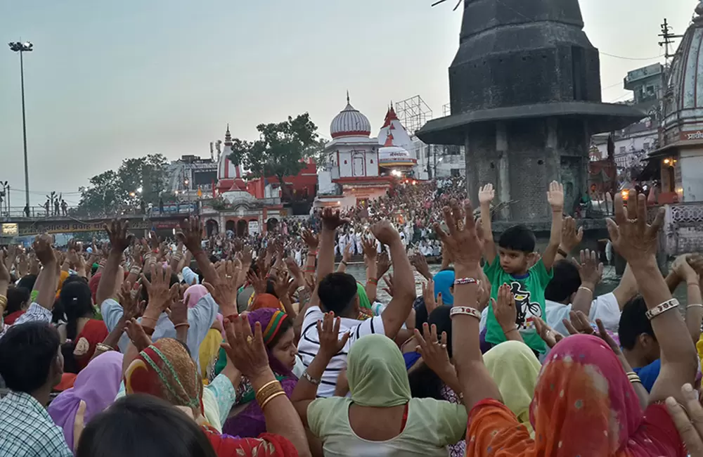 Maa Ganga Arti at Har ki Pauri, Haridwar.. Pic: Ranga Rajan 