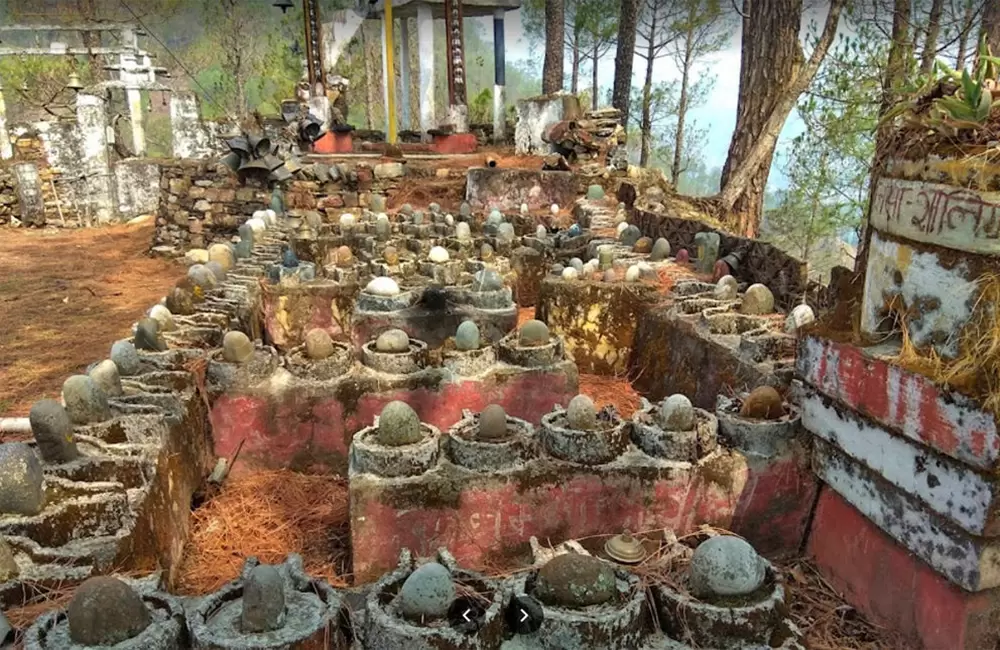 Shivlings at the temple complex. Pic: Lokesh