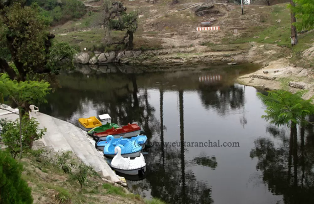 Boats in Bhulla Lake. Pic: eUttaranchal.com