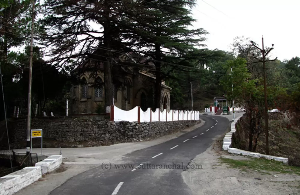 Road from Bhulla Lake to Lansdowne Market. Pic: eUttaranchal.com