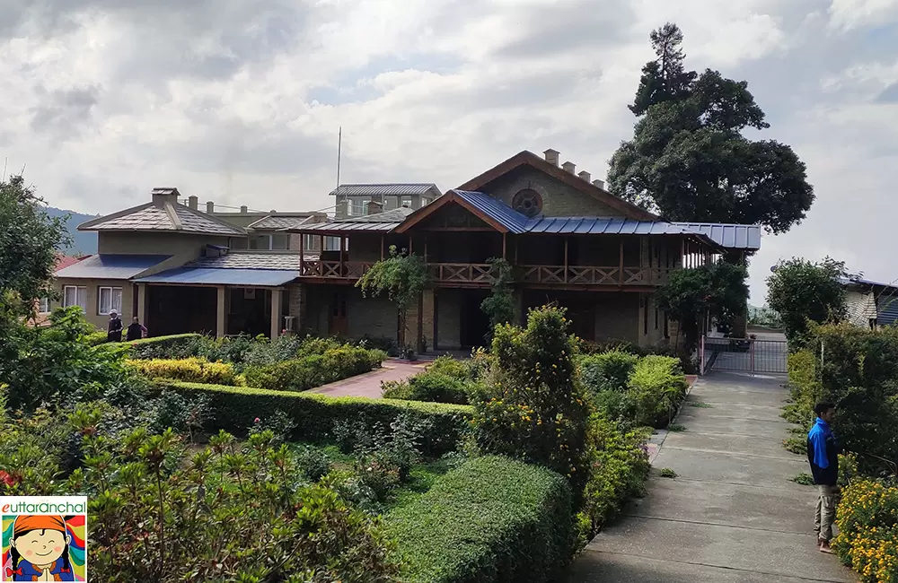 Mayawati Ashram Main Building. Pic: eUttaranchal