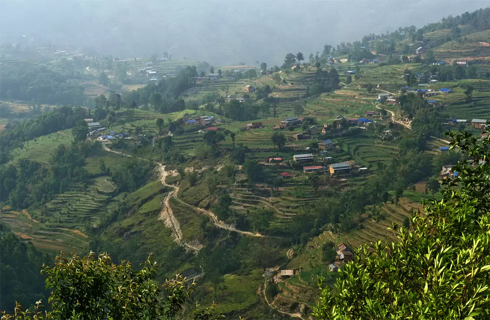 View from Nagarkot panoramic hiking trail. Pic: Wikipedia: Alexey Komarov