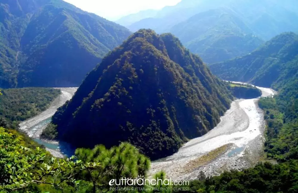 Beautiful horseshoe shape curve of Yamuna river near Nainbagh Uttarakhand.. Pic: Sanjay Nautiyal