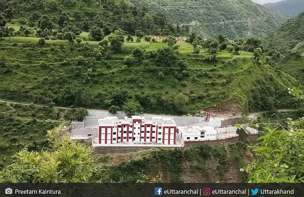 A local college at Nainbagh (Jaunpur region) of Tehri Garhwal.
नैनबाग जौनपुर टिहरी गढ़वाल |. Pic: Preetam Kaintura