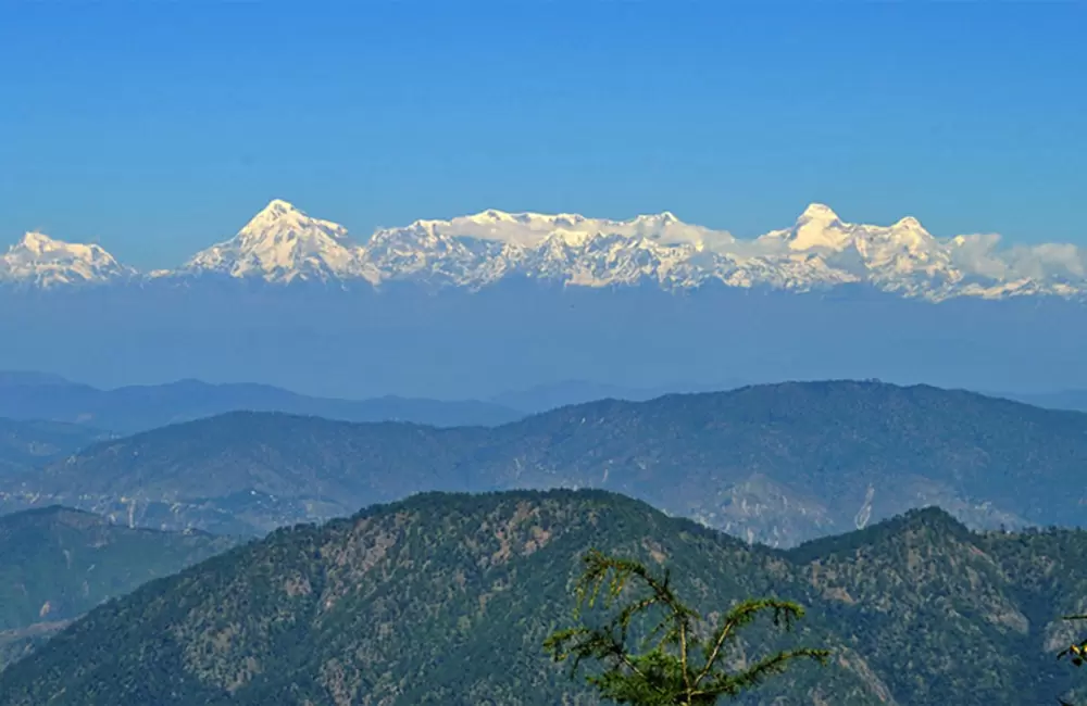 View of Himalayan Peaks from Nainital Snow View Point. Pic: Draskd/Flickr