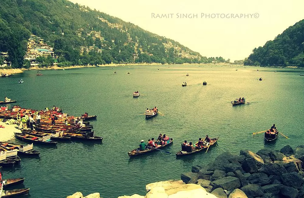 Picturesque view of Naini lake, Nainital.. Pic: Ramit.1993 