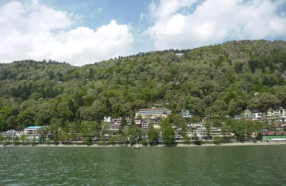 Naini lake, Nainital Uttarkahand.. Pic: AKAKNSHA JAISWAL 