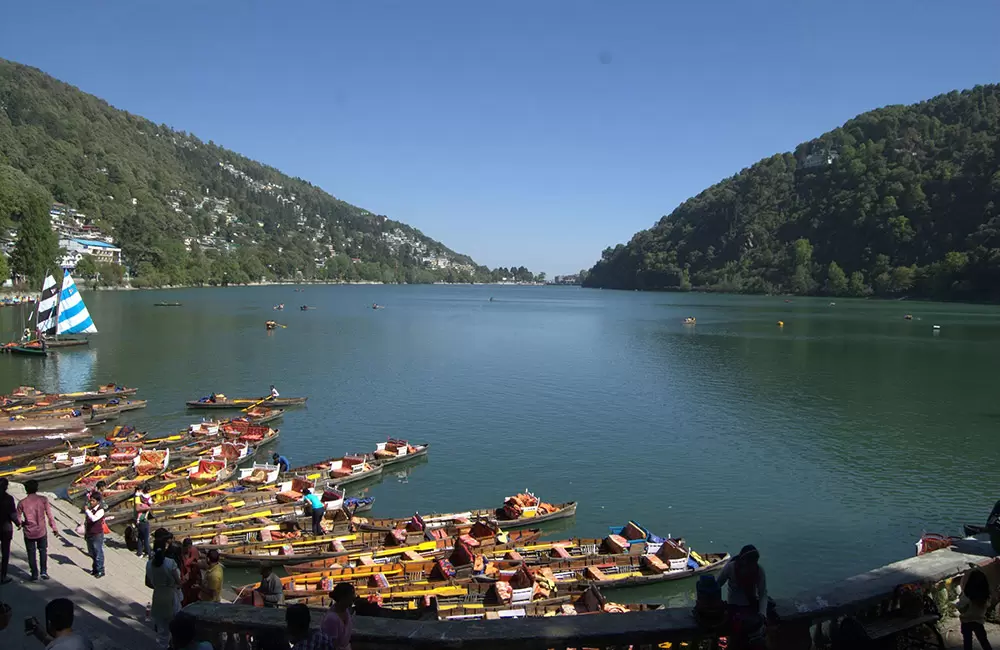 Beauty of naini lake and sparkling water.. Pic: Bhanurko 