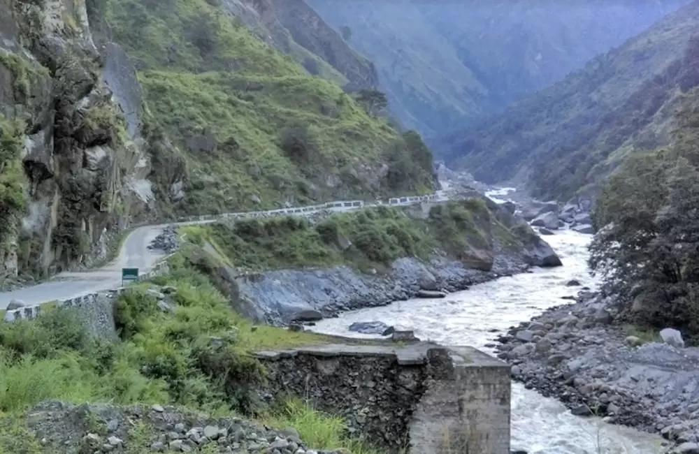 Early part of Roads from Joshimath towards Niti Valley. Pic: Alok Upadhaya