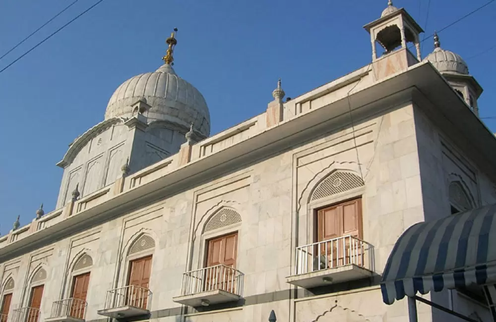 Side picture of Gurudwara in Ponta Sahib. Pic: jbhangoo: Flickr