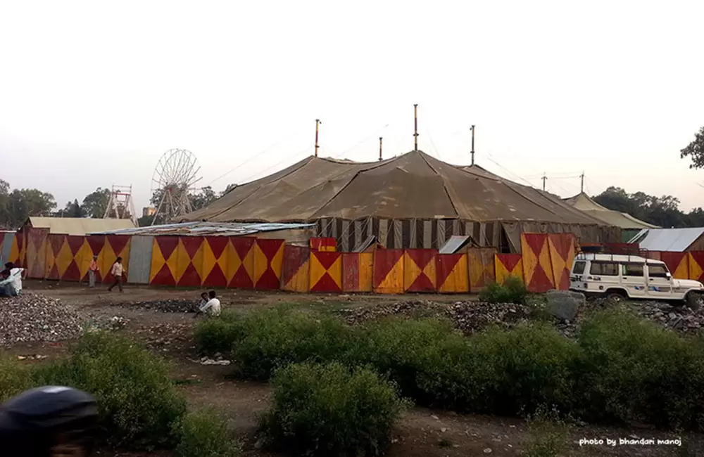 Parade Ground Dehradun. The tents on the ground are of Apolo circus. View taken from Karanpur chowk.. Pic: Manoj Bhandari