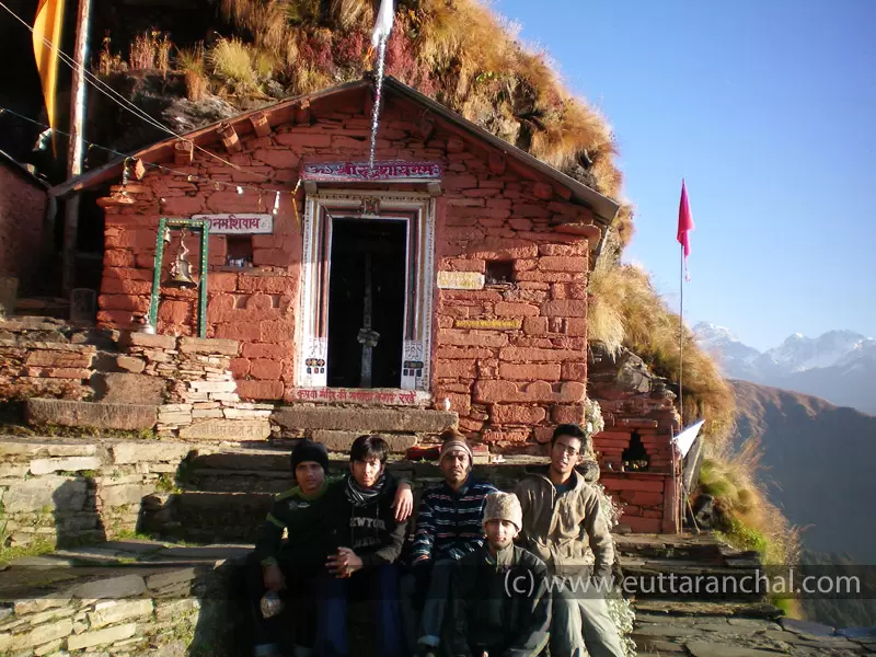 Team eUttaranchal at Rudranath Temple. Pic: eUttaranchal.com