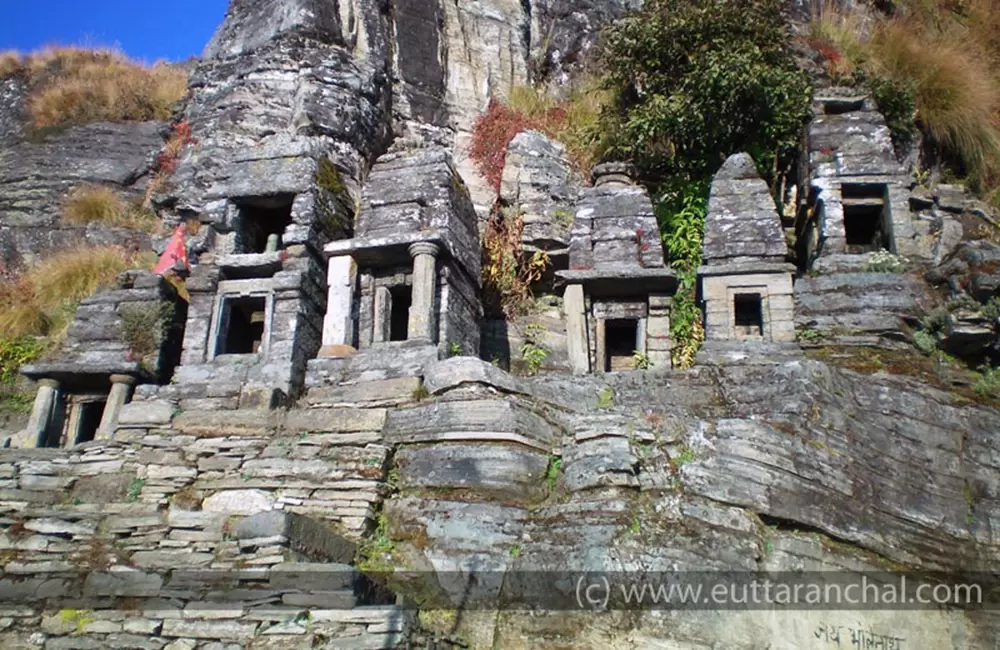 Small temples of Shivji Family in Rudranath complex. Pic: eUttaranchal.com