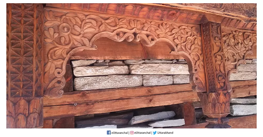 Carving on wood at someshwar mahadev temple.. Pic: eUttaranchal.com