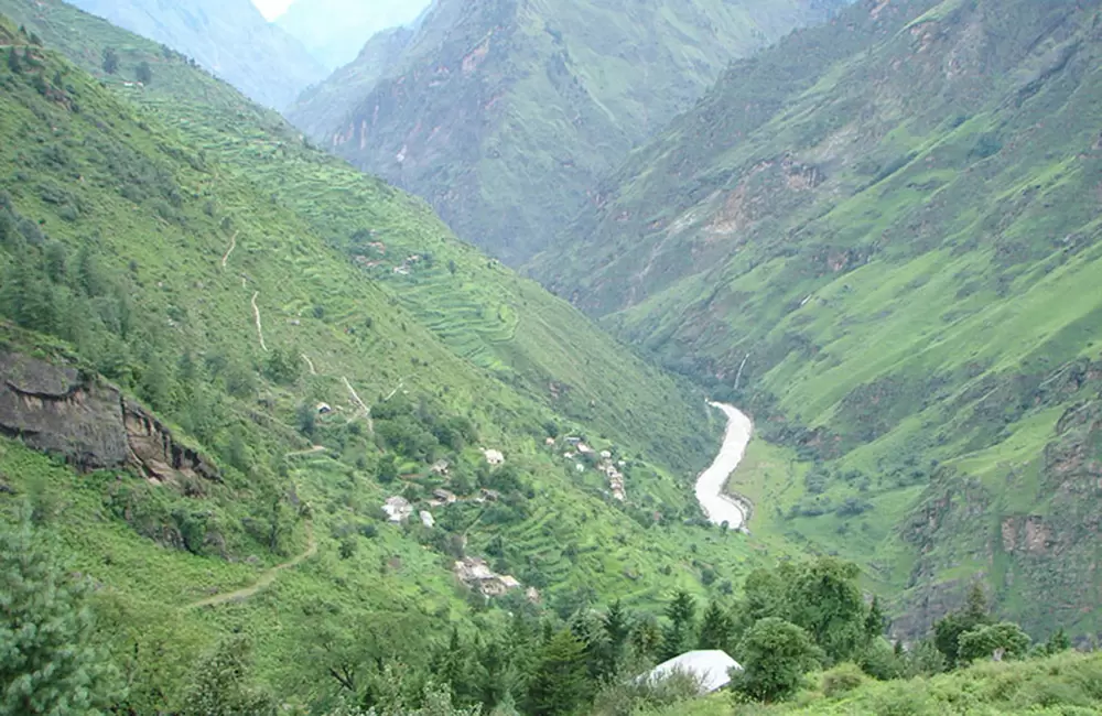 Scenic beauty of Alaknanda valley, near Tapovan Joshimath. Pic: eUttaranchal.com