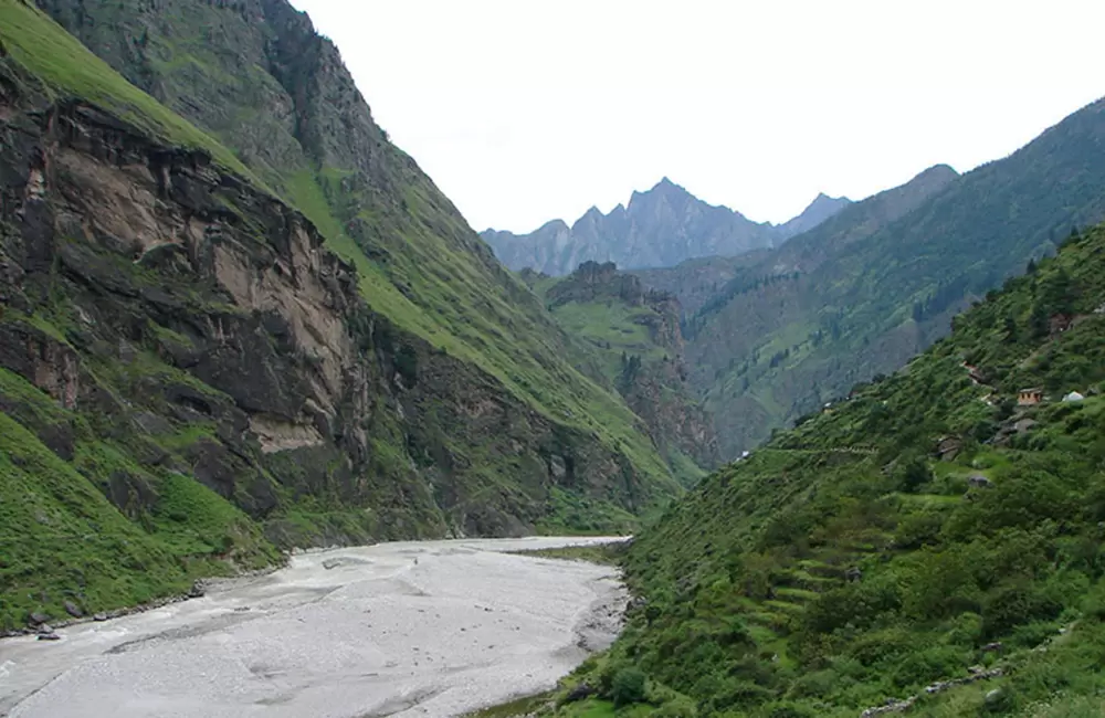 Magnificent Landscape of Garhwal view from Tapovan - Lata Route. Pic: eUttaranchal.com