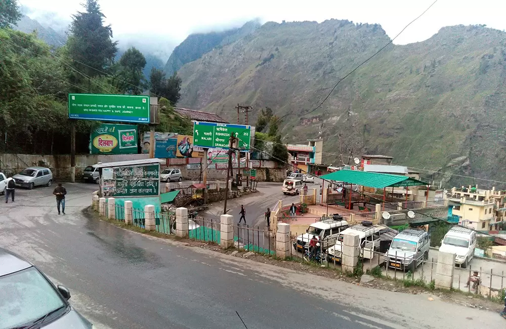 The road to Niti Malari, Tapowan stand- Joshimath, Distt- Chamoli. Pic: Vaishali Bhatt