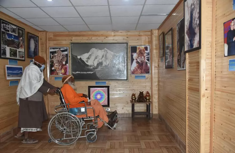 Swami Sundaranand in Art Gallery. Pic: Uttarakhand Tourism