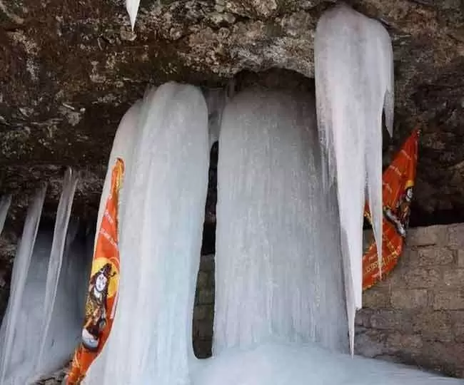 Timmer sain Mahadev snowy Shivalinga - Niti Chamoli . Pic: Etv Uttarakhand