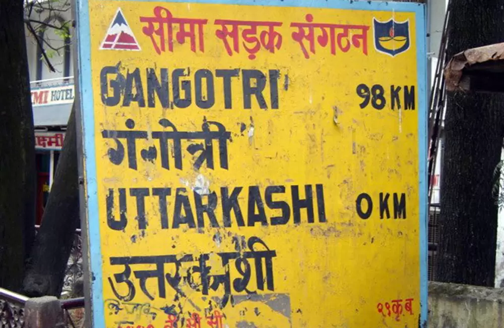 Distance Chart in Uttarkashi. Pic: Os Rupias/ Flickr