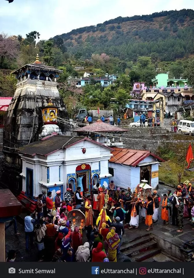 केदारनाथ जी की डोली विश्वनाथ मंदिर गुप्तकाशी में। 
Dated: 10 November. Pic: Sumit Semwal