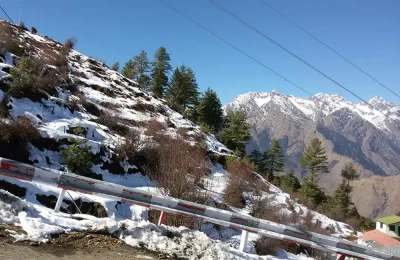 Road side view from Auli.