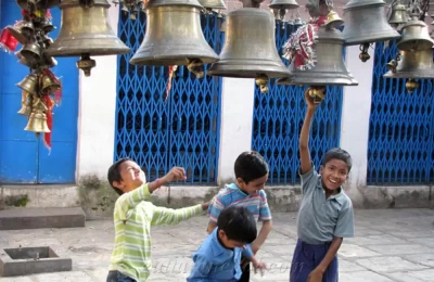 Kids at Bagnath Temple