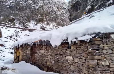 A beautiful snow covered Hut, on the trek route of Chopta.