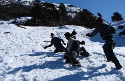 Playing in the snow..with the snow near Tungnath..test