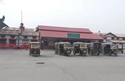 Auto Stand inside Dehradun Railway Station