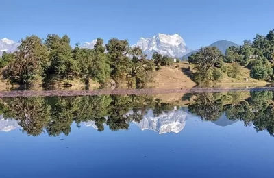 Mirror reflection of Chaukhamba peak on Devariyatal