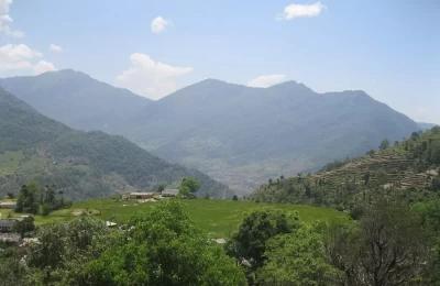 The charming village, On the way to Deoriyatal